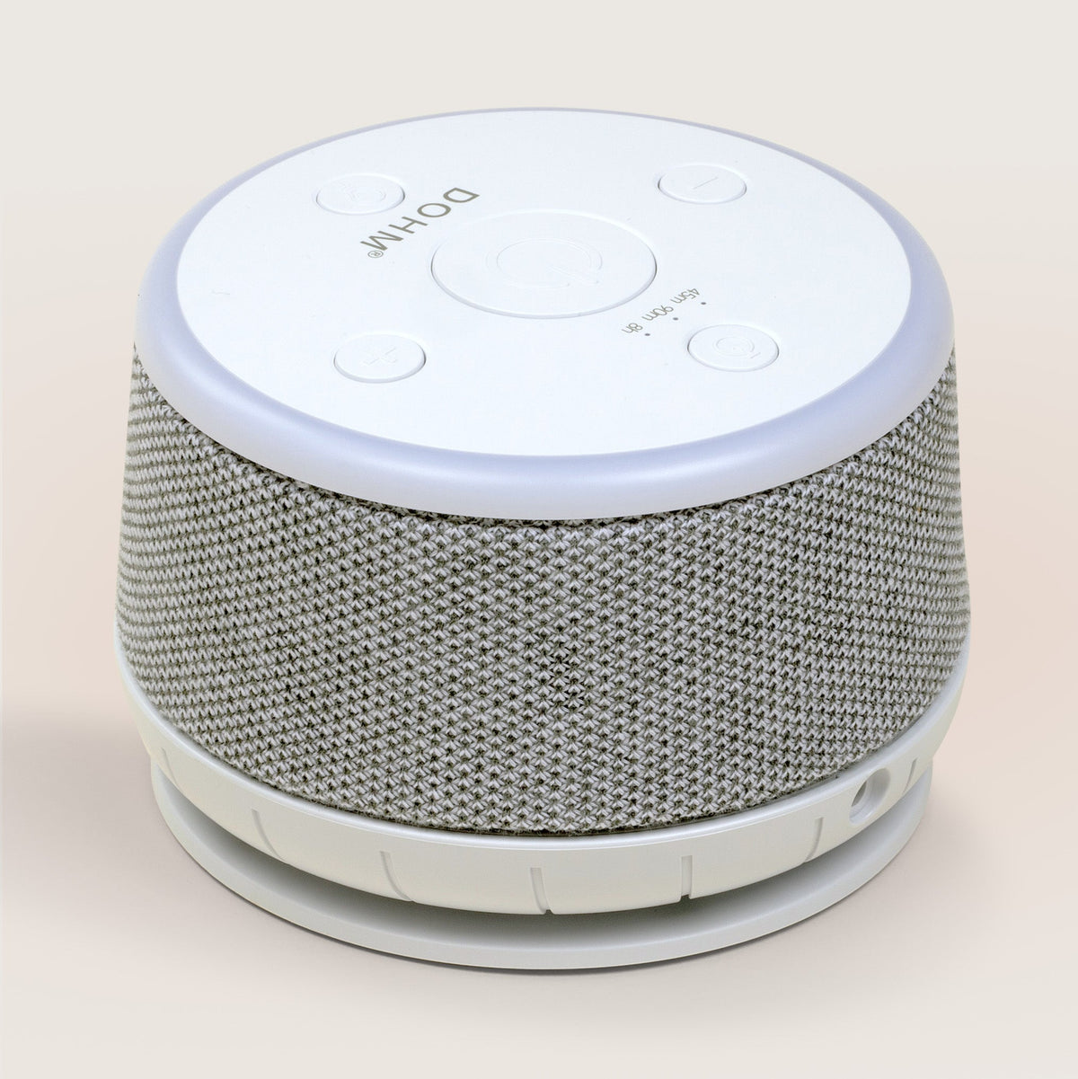 Base and non-slip rubber feet of Yogasleep Dohm Nova acoustic white noise sound machine