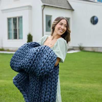 Nuzzie Ice Knit cooling weighted blanket in Pacific Blue