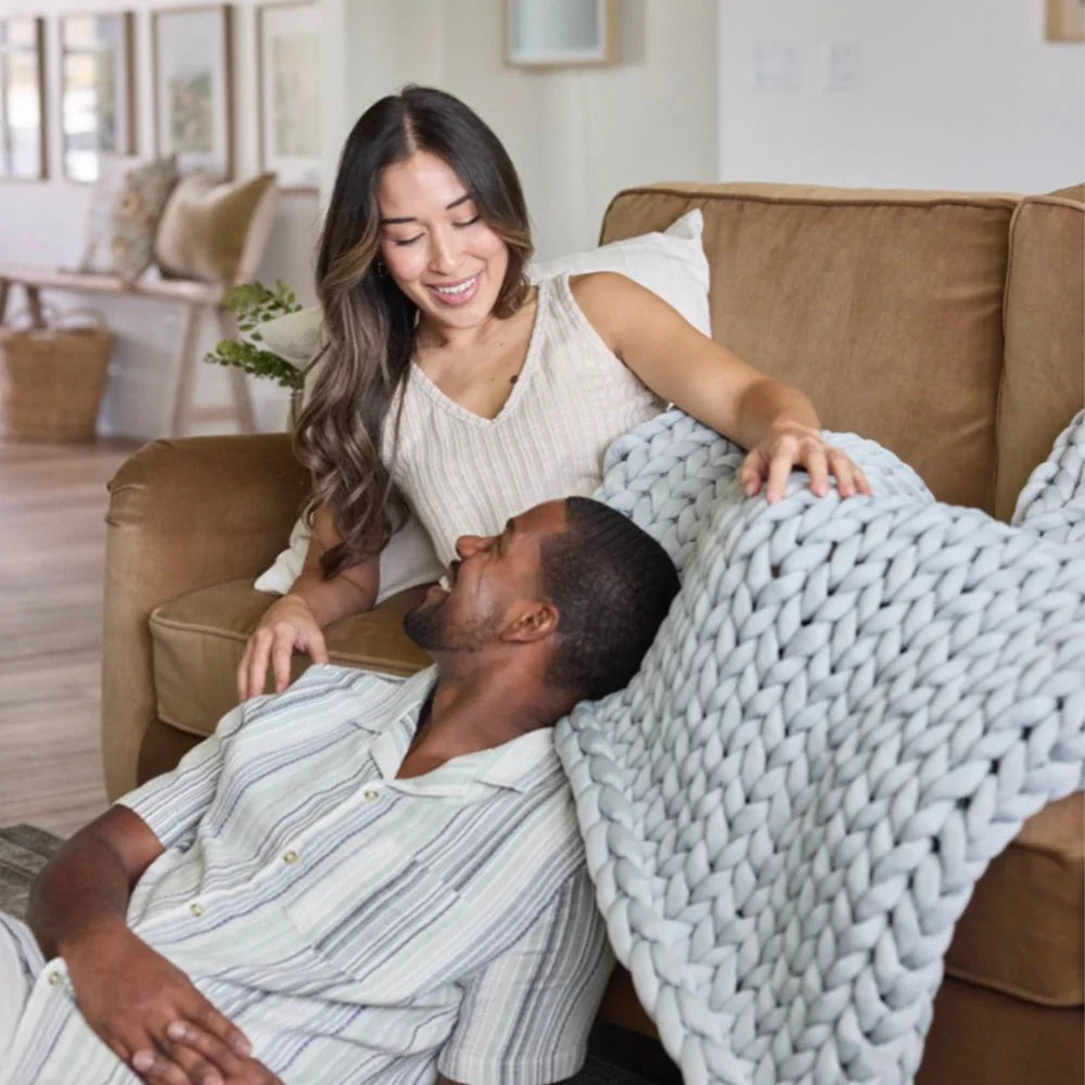 Nuzzie Ice Knit cooling weighted blanket in Silver Frost