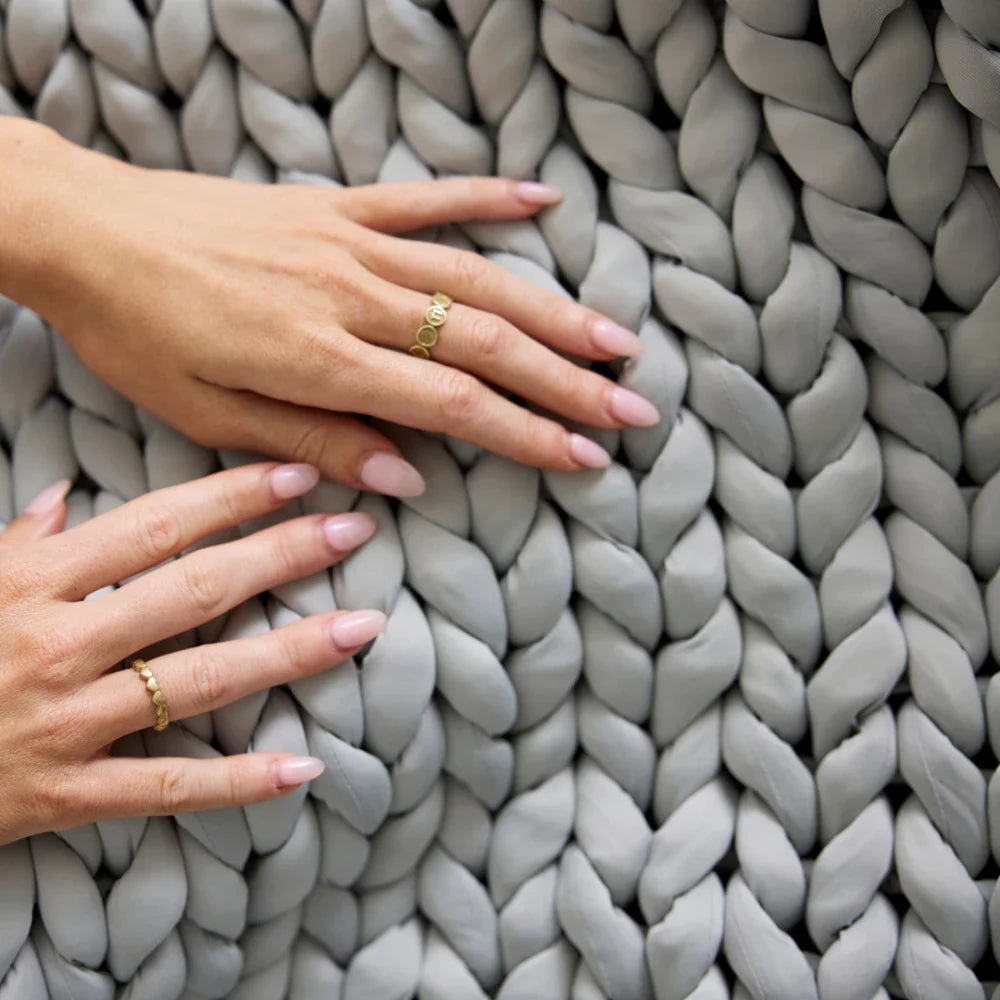 Nuzzie Ice Knit cooling weighted blanket in Silver Frost