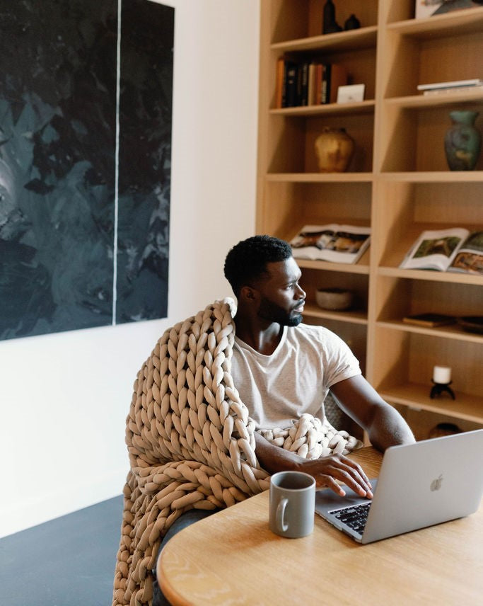 Nuzzie : Knit Weighted Blanket - Heartstrong Sleep